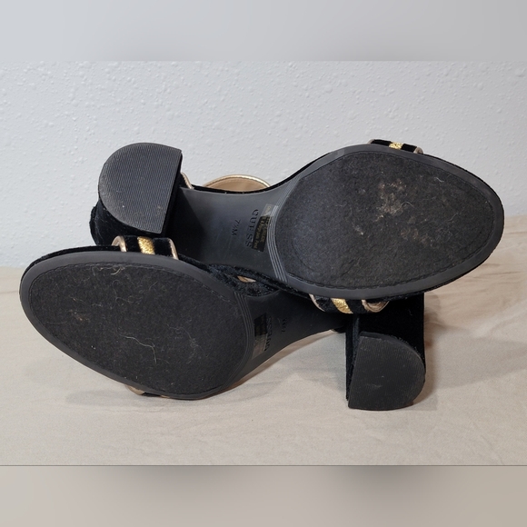 GUESS CERSIAN Black and Gold Velvet Chunky Block Heeled Sandal Sz 7.5 Chic - Picture 11 of 12